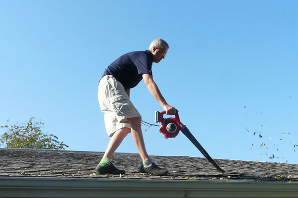 Professional Poulsbo roof cleaning in WA near 98370